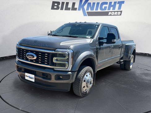 Used 2025 Ford F450 Platinum w/ FX4 Off-Road Package AWD/4WD image 1