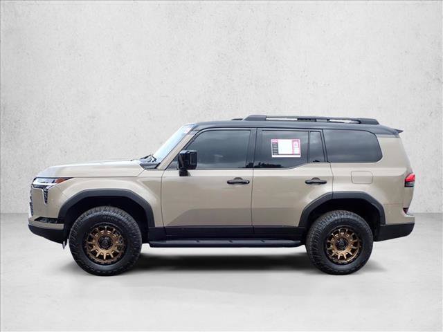 Used 2025 Lexus GX 550 AWD/4WD image 2