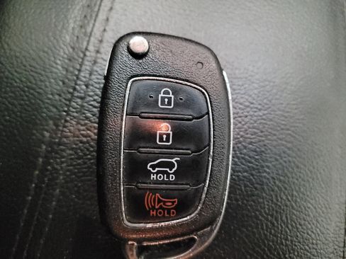 Used 2018 Hyundai Santa Fe Sport FWD image 32