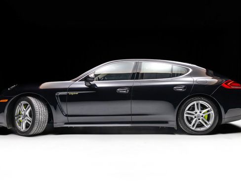 Used 2016 Porsche Panamera S image 19