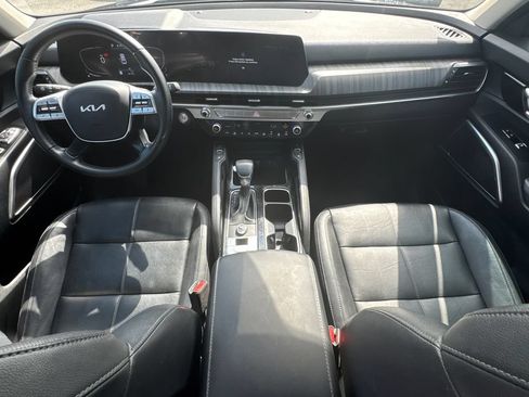 Certified 2024 Kia Telluride EX w/ EX Captain's Chair Package FWD image 23