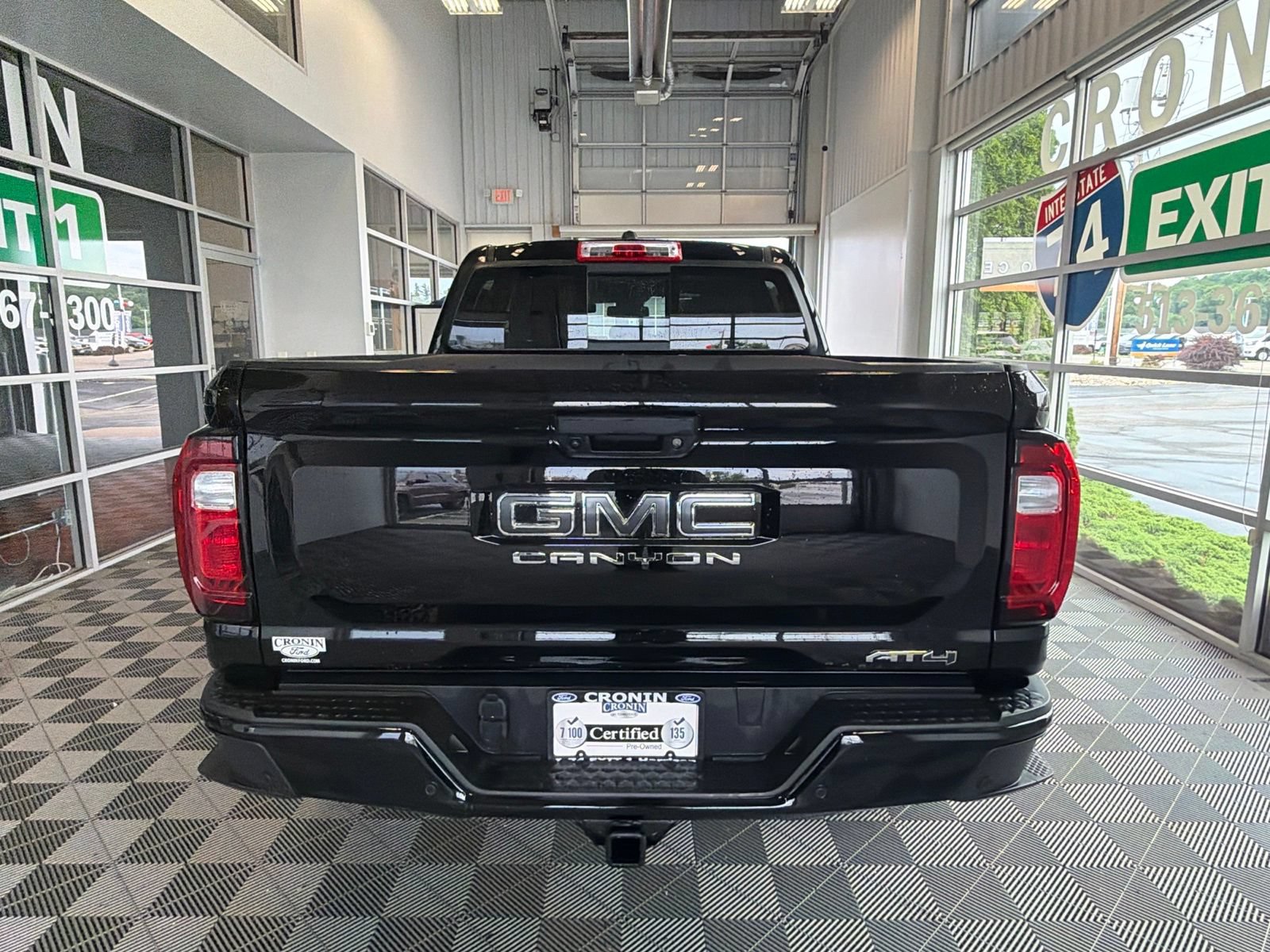 Used 2025 GMC Canyon AT4 w/ Technology Plus Package AWD/4WD image 5