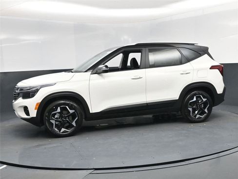 New 2026 Kia Seltos S image 3