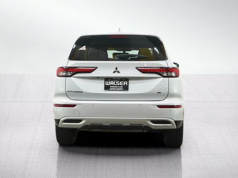 Used 2023 Mitsubishi Outlander SE AWD/4WD image 4