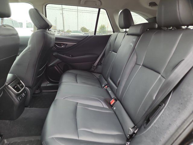 Used 2025 Subaru Outback Touring AWD/4WD image 8