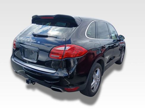 Used 2014 Porsche Cayenne AWD/4WD image 4