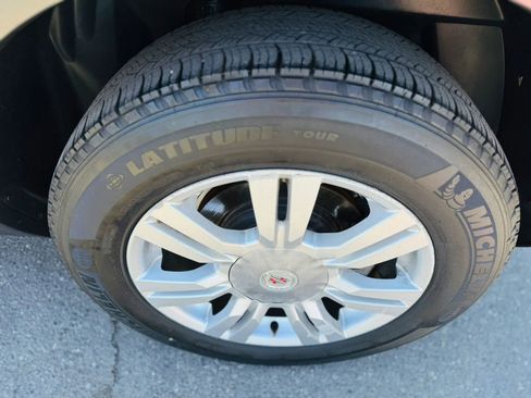 Used 2015 Cadillac SRX FWD image 17