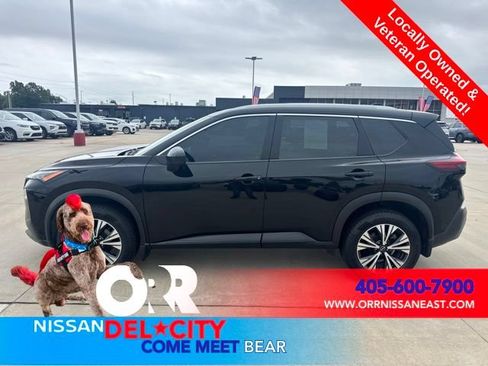 Used 2023 Nissan Rogue SV w/ SV Premium B Package FWD image 2