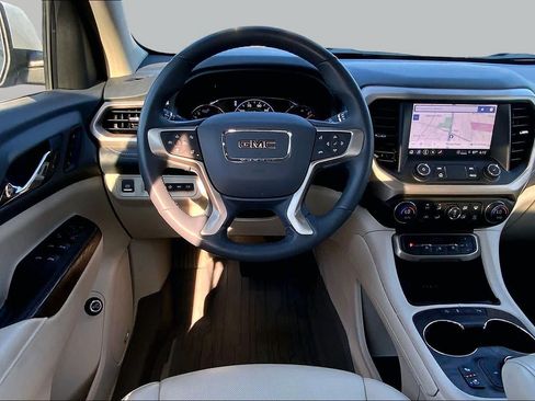 Used 2023 GMC Acadia Denali w/ Denali Ultimate Package AWD/4WD image 6