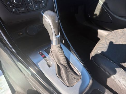 Used 2019 Buick Cascada Premium FWD image 34
