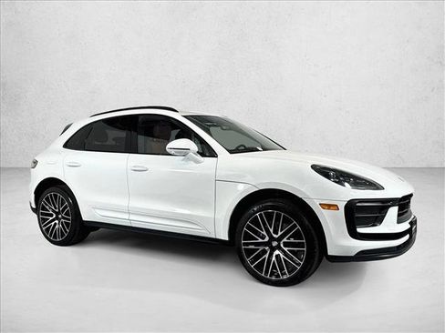 Certified 2025 Porsche Macan Turbo AWD/4WD image 7