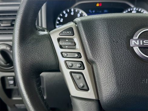 Used 2024 Nissan Titan SV w/ SV Convenience Package image 21