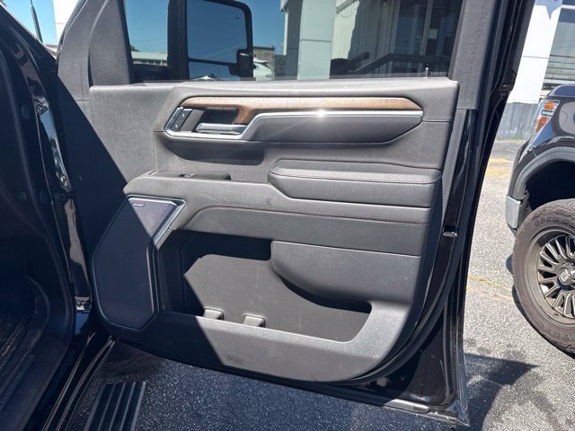 Used 2024 Chevrolet Silverado 2500 High Country w/ Midnight Edition AWD/4WD image 23
