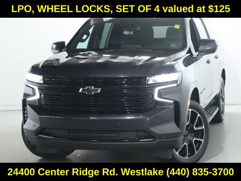 Used 2024 Chevrolet Suburban RST RWD image 3