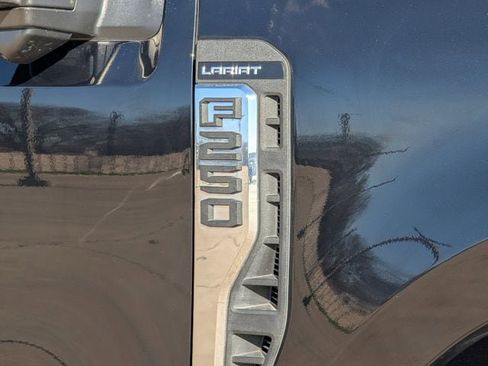Used 2025 Ford F250 Lariat w/ Chrome Package image 8