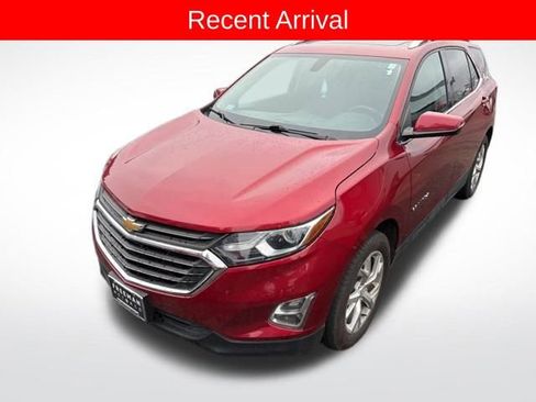 Used 2018 Chevrolet Equinox LT w/ Sun & Infotainment Package image 2