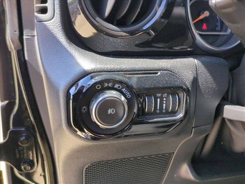 Used 2021 Jeep Wrangler Sport AWD/4WD image 13