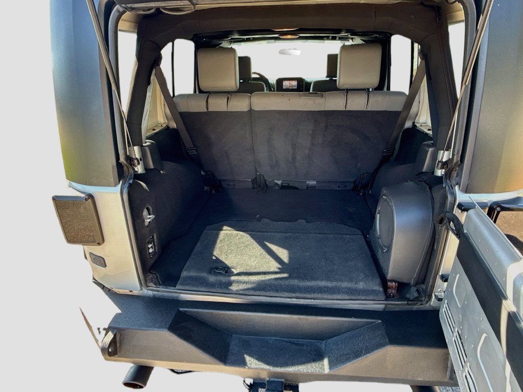 Used 2008 Jeep Wrangler Unlimited Rubicon w/ Dual Top Group AWD/4WD image 28