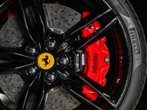Used 2021 Ferrari Roma RWD image 31