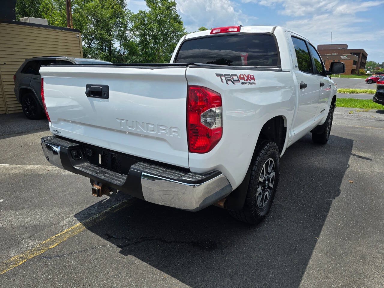 Used 2014 Toyota Tundra SR5 w/ TRD Off Road Package AWD/4WD image 3