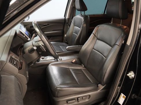 Used 2017 Honda Pilot Touring image 4