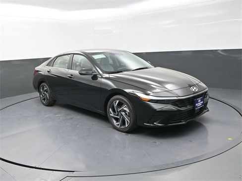 New 2026 Hyundai Elantra Limited image 2