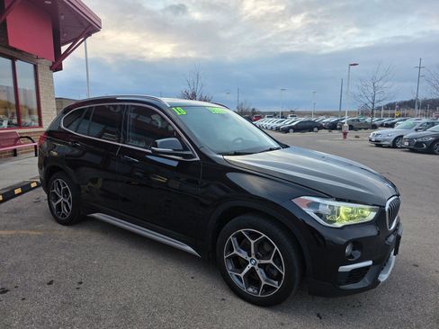Used 2019 BMW X1 xDrive28i w/ Convenience Package image 3