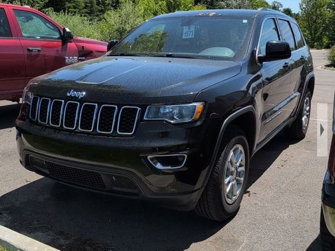 Used 2018 Jeep Grand Cherokee Laredo AWD/4WD image 1