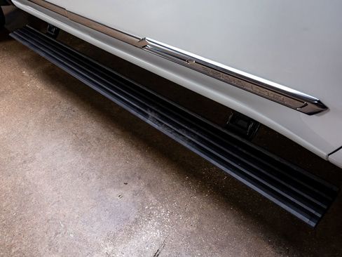 Used 2024 Chevrolet Silverado 3500 High Country w/ High Country Premium Package image 12