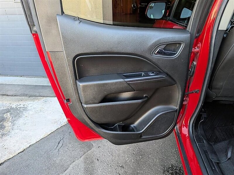 Used 2019 Chevrolet Colorado LT AWD/4WD image 26
