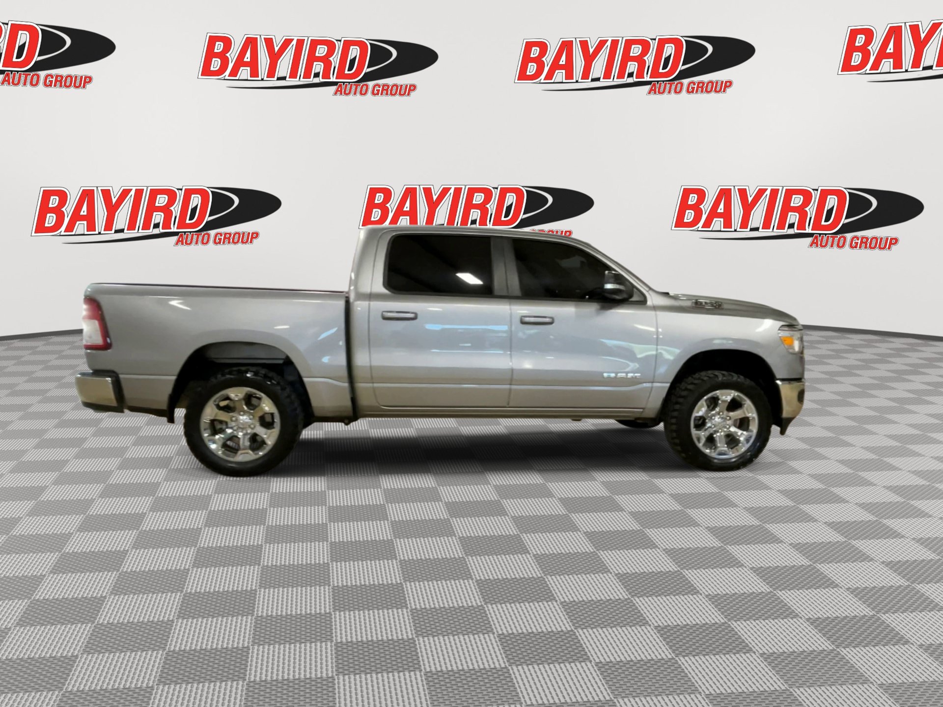 Used 2021 RAM 1500 4x4 Crew Cab image 9