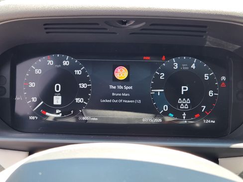 Used 2025 Land Rover Discovery S AWD/4WD image 19