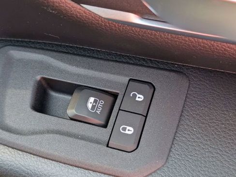 New 2026 RAM 1500 4x4 Crew Cab image 31