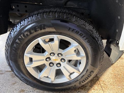 Used 2022 Chevrolet Colorado LT w/ Fleet Safety Package image 27