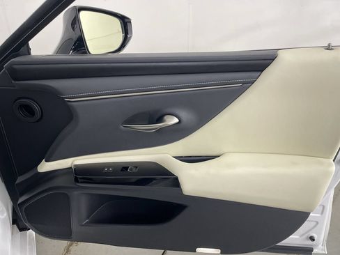 Used 2022 Lexus ES 250 w/ Premium Package AWD/4WD image 23