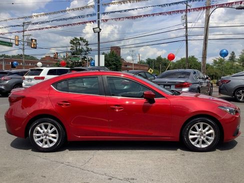Used 2015 MAZDA MAZDA3 i Touring w/ Technology Package FWD image 8