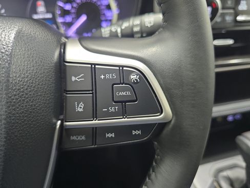 Used 2023 Toyota Highlander LE FWD image 23