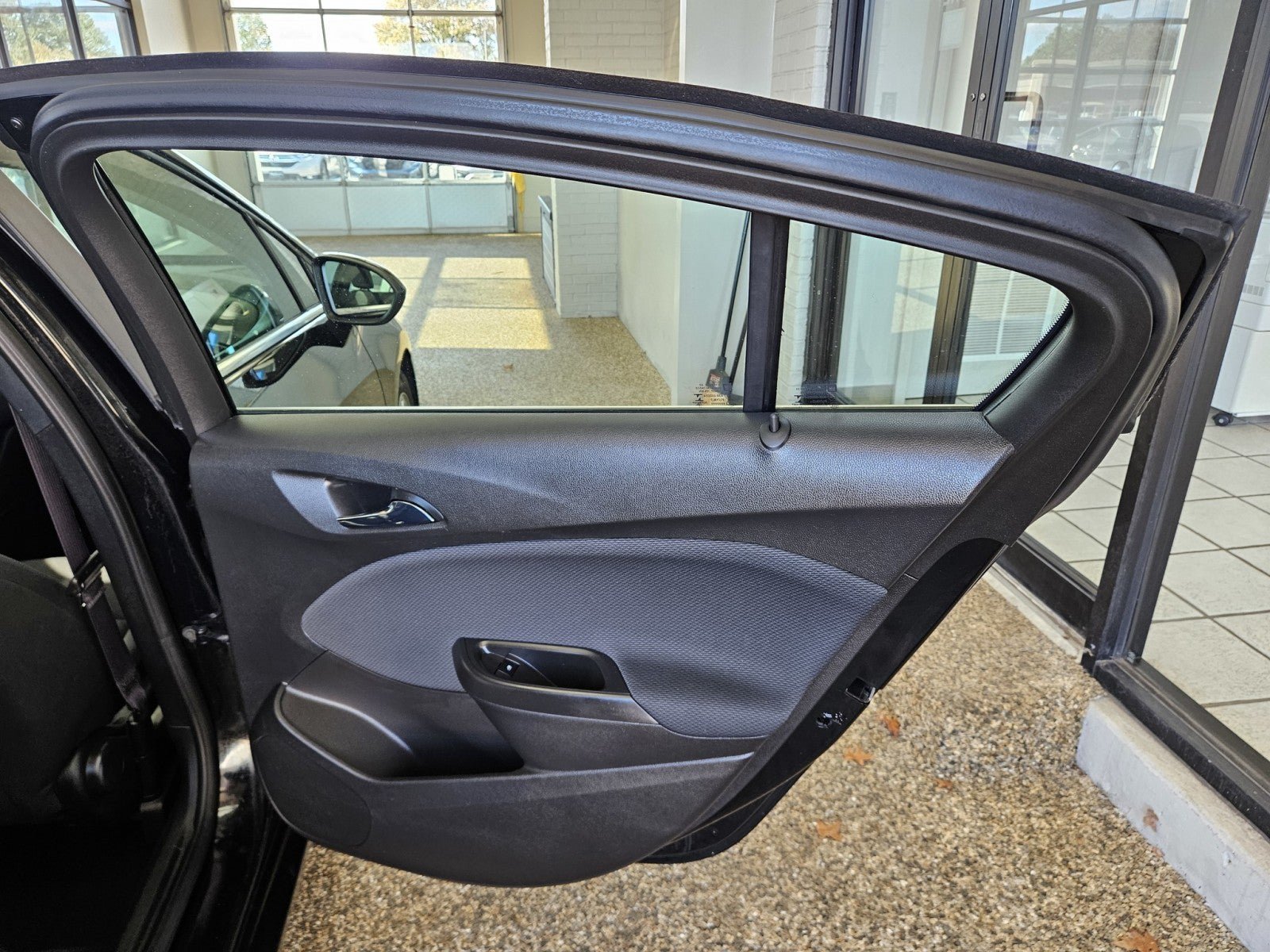Used 2016 Chevrolet Cruze LT w/ Convenience Package FWD image 13