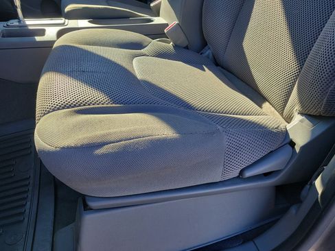 Used 2019 Nissan Frontier SV image 14