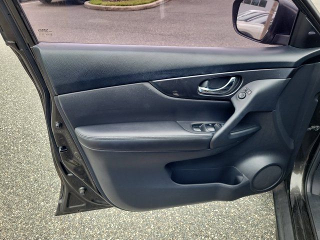 Used 2017 Nissan Rogue SV FWD image 15