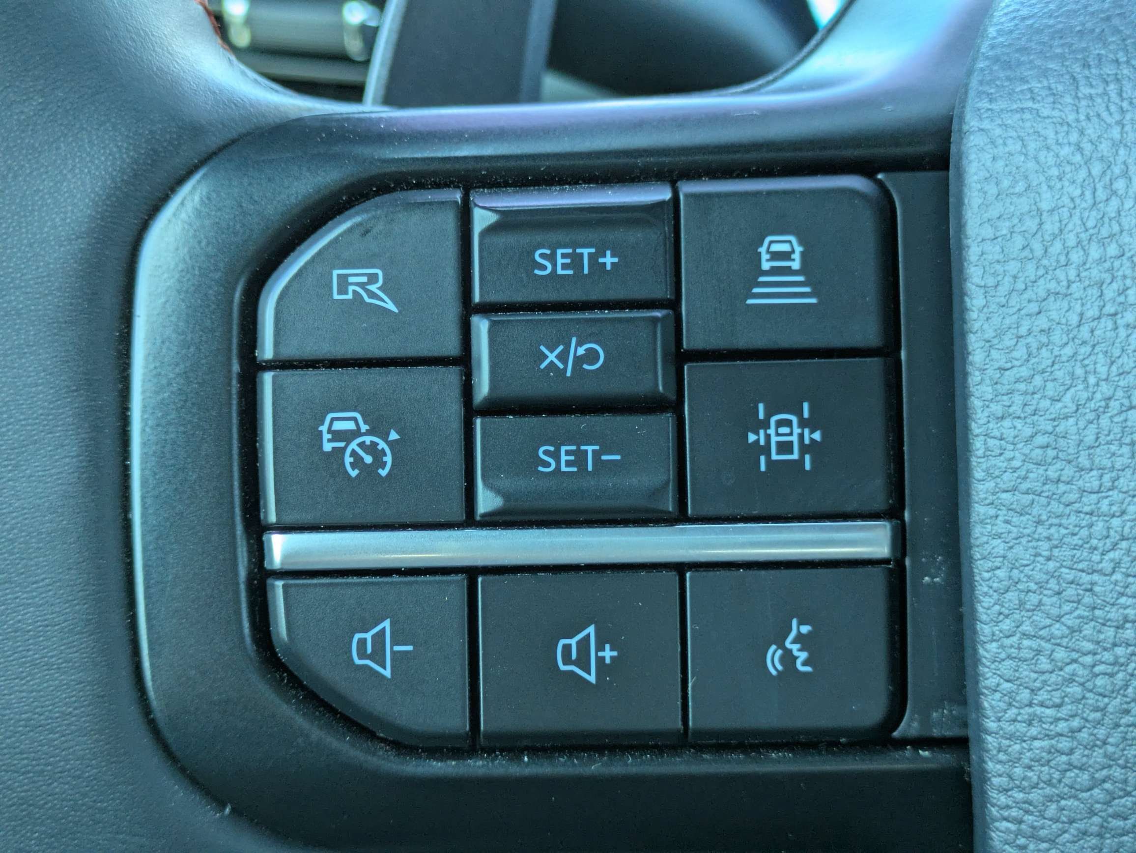 Used 2025 Ford F150 Raptor AWD/4WD image 25