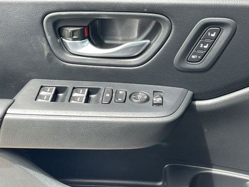 Certified 2025 Honda Pilot Touring image 24