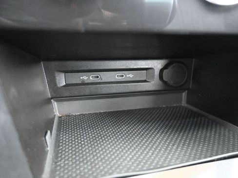 Used 2024 Volkswagen Tiguan SE FWD image 33