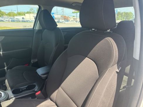 Used 2021 Kia Forte LXS FWD image 11