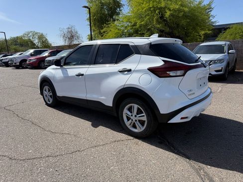 Used 2021 Nissan Kicks S FWD image 7