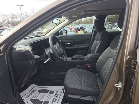 New 2026 Nissan Kicks SV image 9