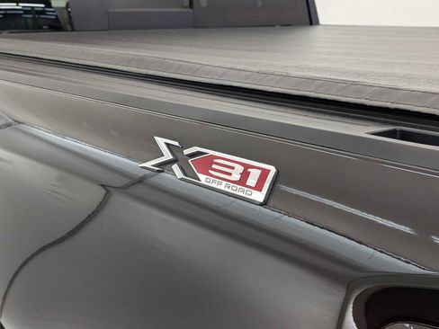 Used 2022 GMC Sierra 1500 SLT w/ SLT Premium Plus Package image 13