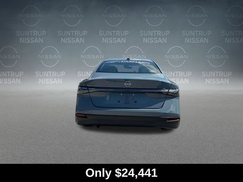 Used 2026 Nissan Sentra SV w/ SV Convenience Package FWD image 4