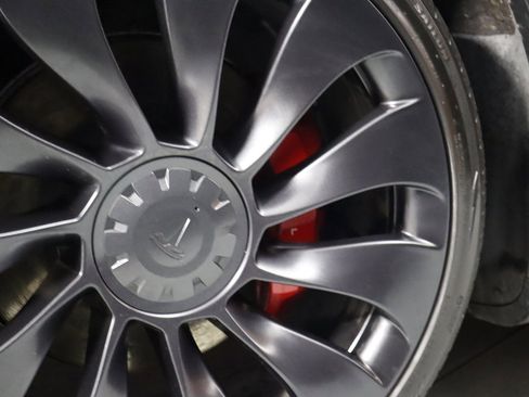 Used 2022 Tesla Model Y Performance image 16
