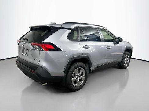 Used 2025 Toyota RAV4 LE AWD/4WD image 4